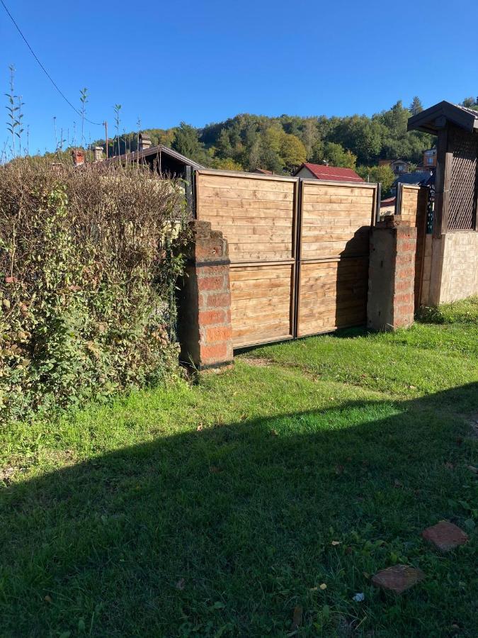 Holiday Home Tunnel Ravne Visoko Exterior foto